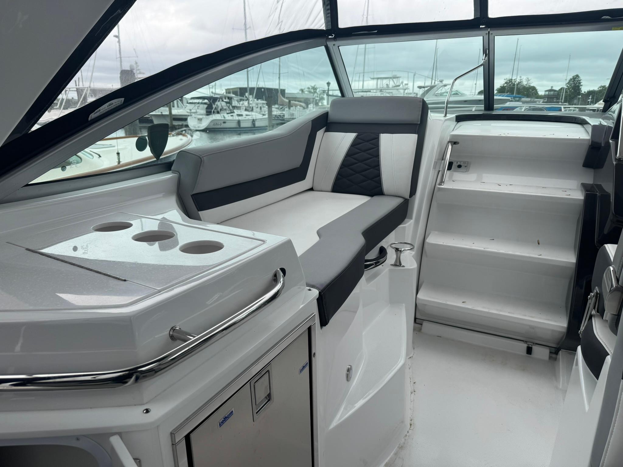 2020-monterey-295-sport-yacht-power-9756376-20250521113648732-1_XLARGE