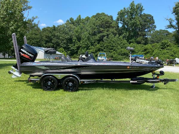 2018 Triton boat for sale, model of the boat is 21 TRX & Image # 2 of 26