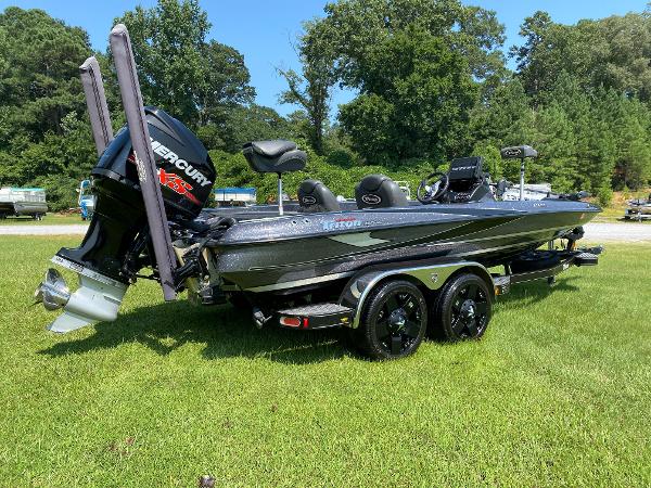 2018 Triton boat for sale, model of the boat is 21 TRX & Image # 3 of 26