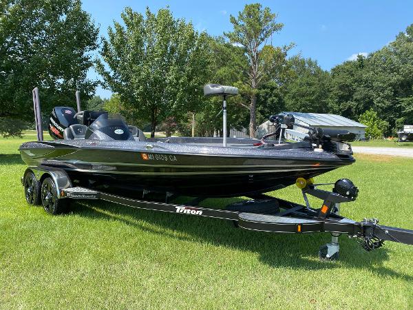 2018 Triton boat for sale, model of the boat is 21 TRX & Image # 1 of 26