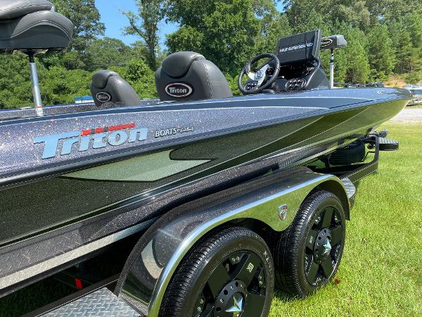 2018 Triton boat for sale, model of the boat is 21 TRX & Image # 6 of 26