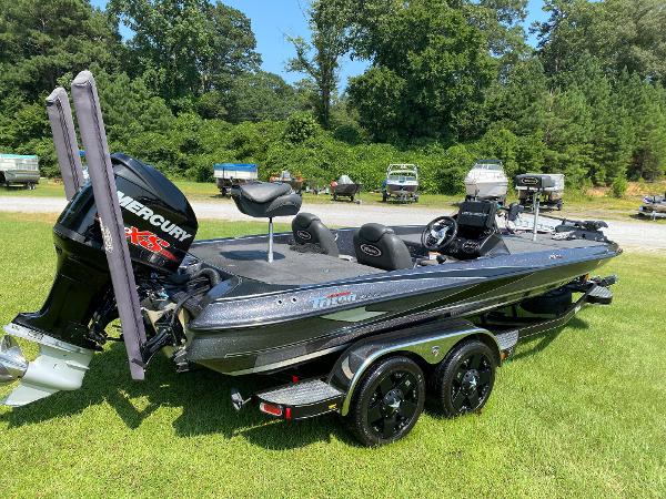 2018 Triton boat for sale, model of the boat is 21 TRX & Image # 7 of 26