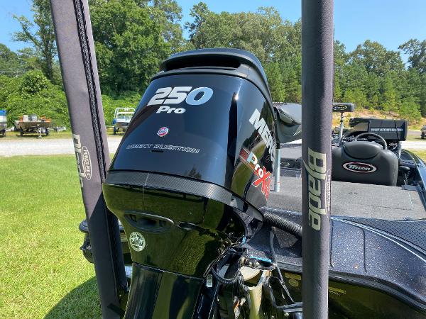 2018 Triton boat for sale, model of the boat is 21 TRX & Image # 9 of 26