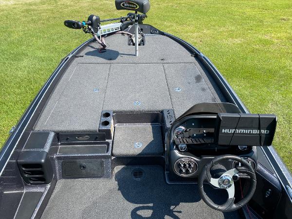2018 Triton boat for sale, model of the boat is 21 TRX & Image # 13 of 26