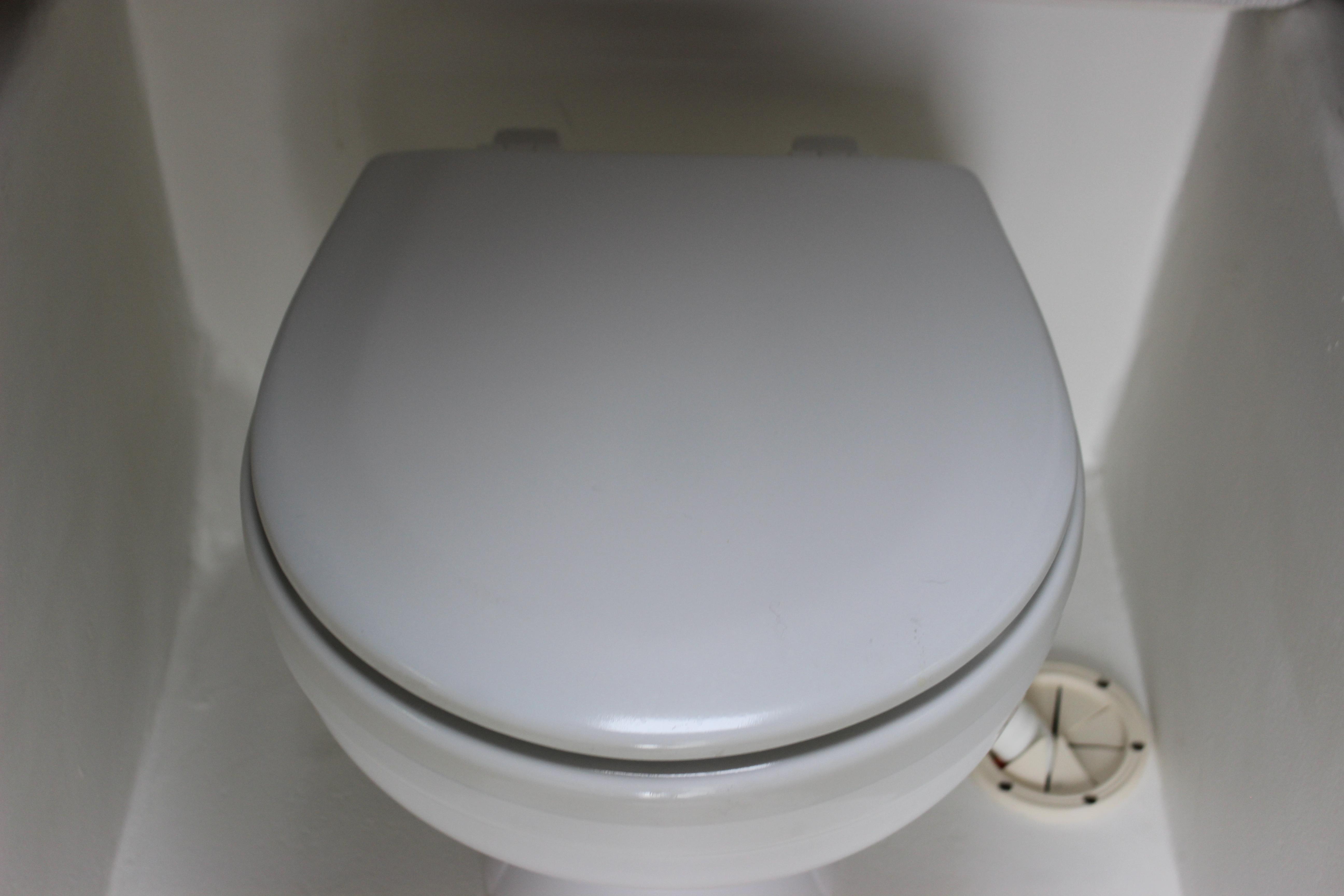 2014-parker-2530-extended-cabin-power-9766391-20250421135624710-1_XLARGE