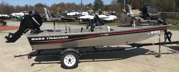 2010 Tracker Boats boat for sale, model of the boat is Pro 16 & Image # 2 of 12