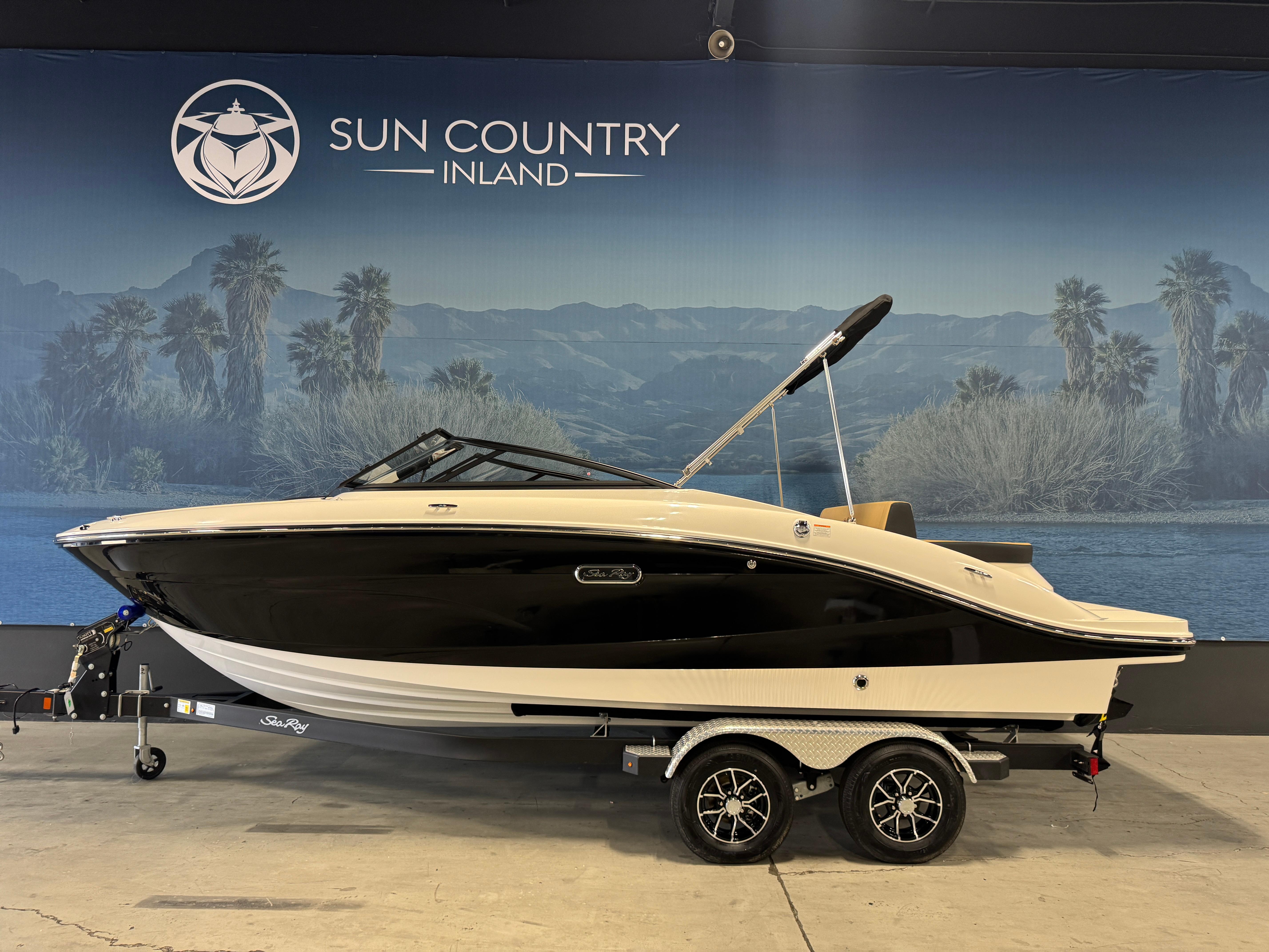 2025 Sea Ray SPX 210 #S1260A primary image