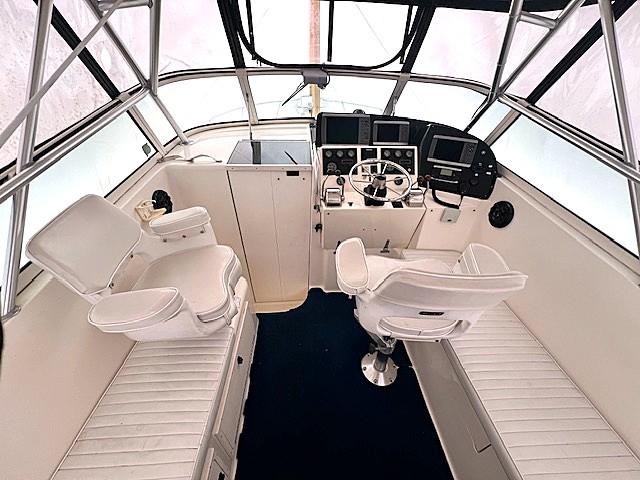1999-henriques-28-express-sportfish--power-9756400-20250413052129851-1_XLARGE