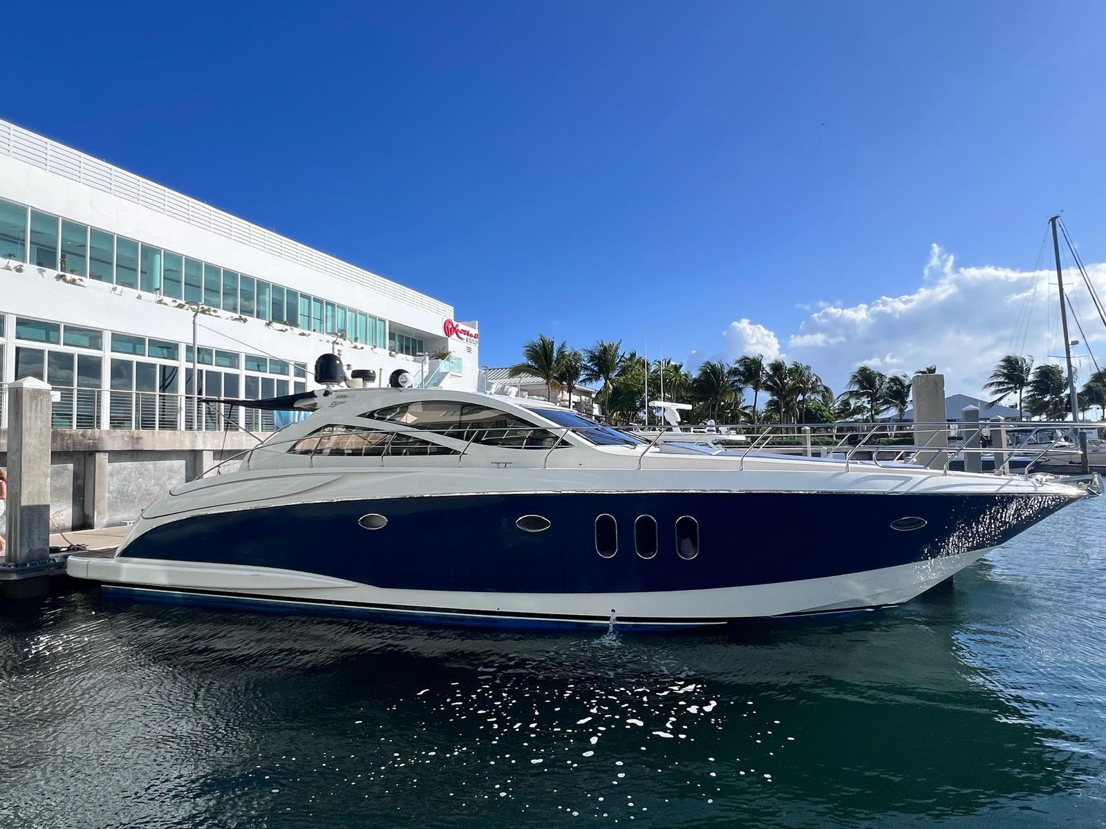 Photo of 2005 Astondoa 53'