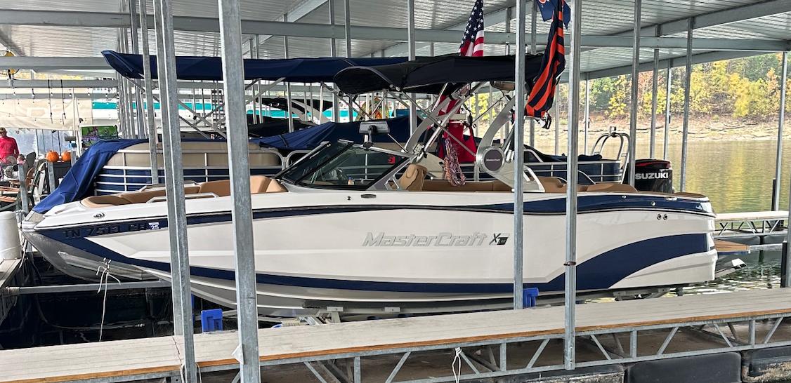 2021 MasterCraft XT22