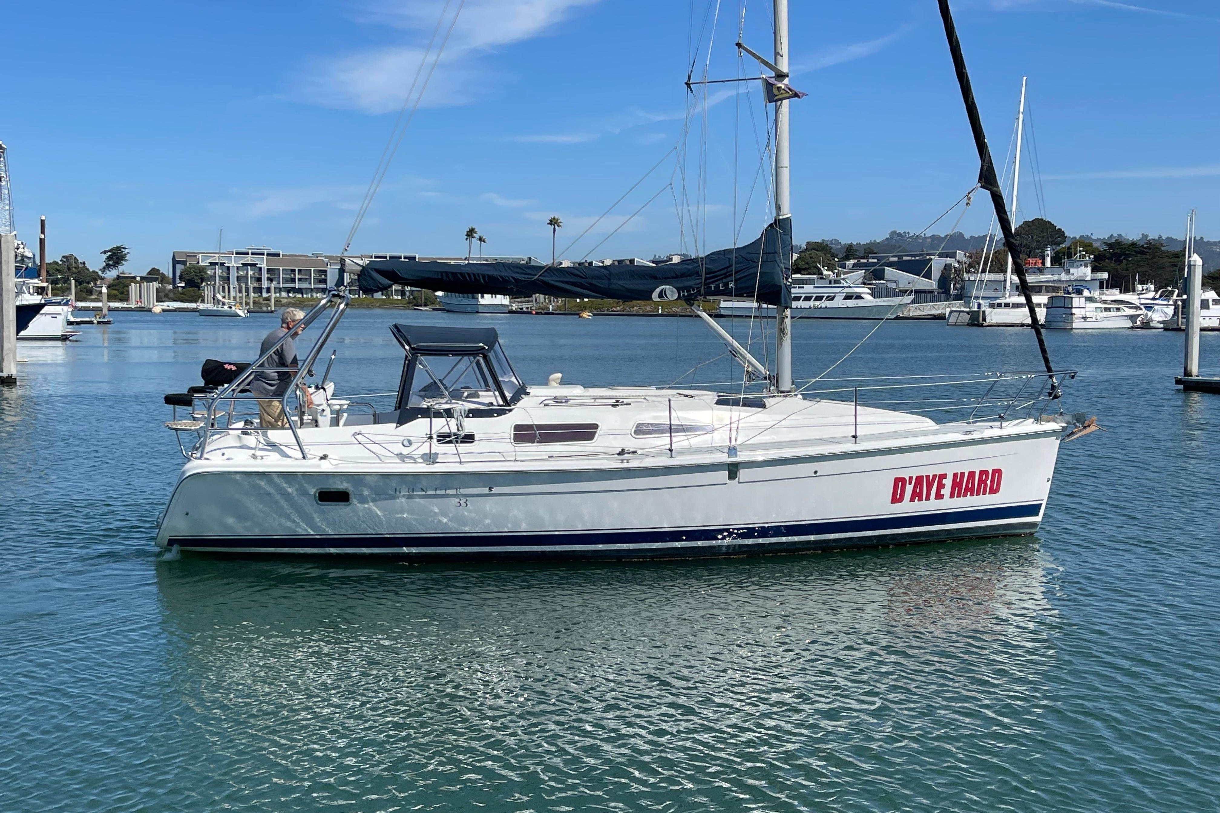 2004 33' Hunter 33-2