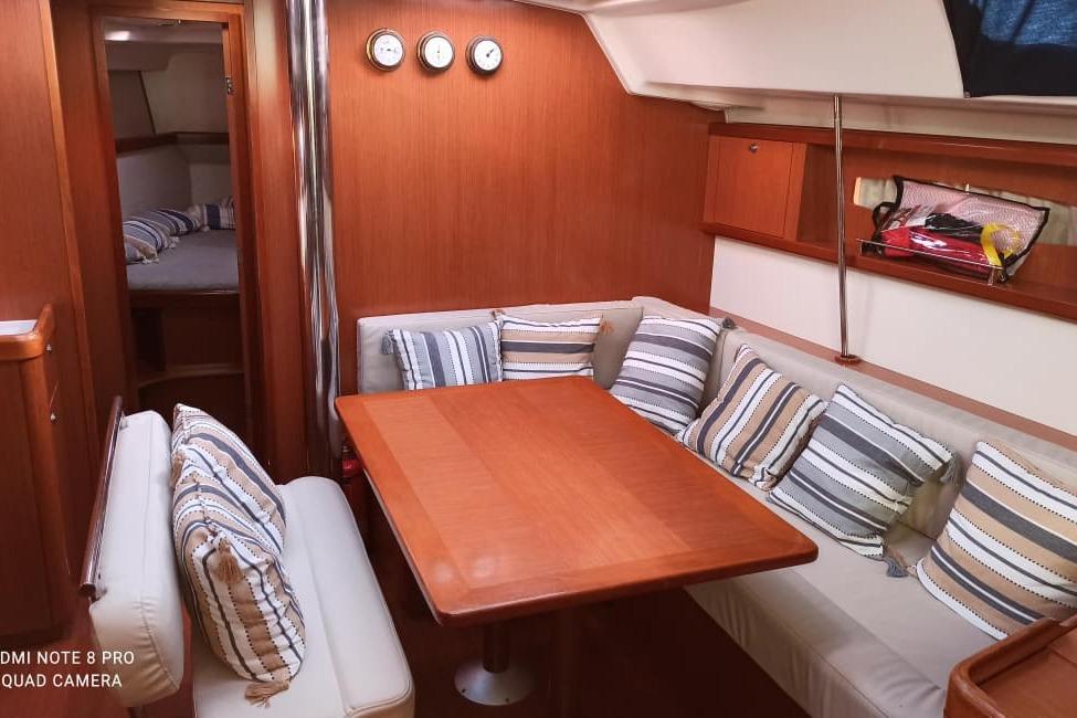 40' Beneteau 2009