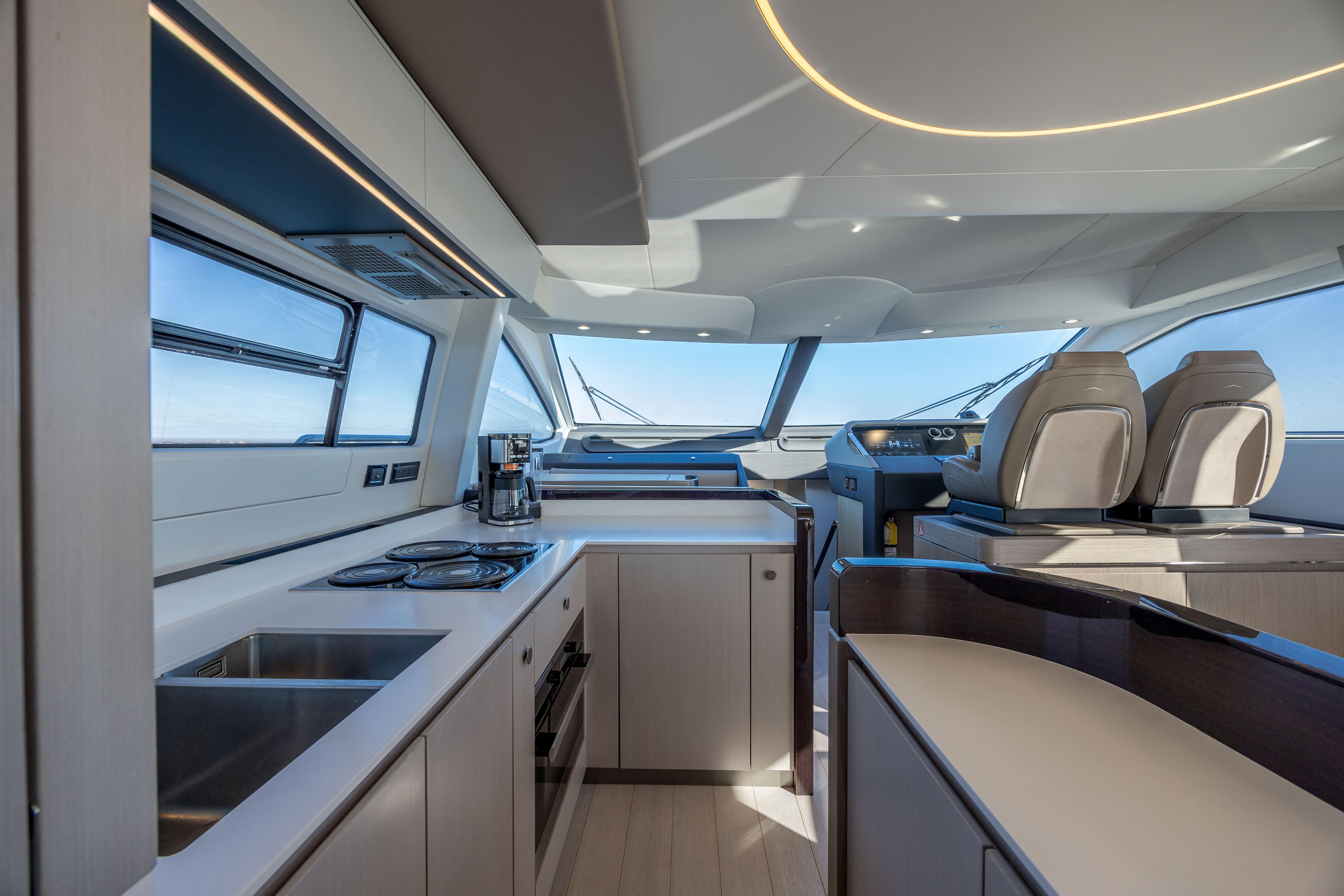 2021 Azimut 72