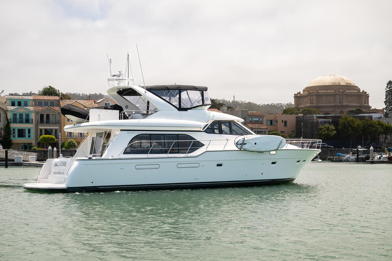 2000 57' Bayliner 5788 Pilot House Motoryacht