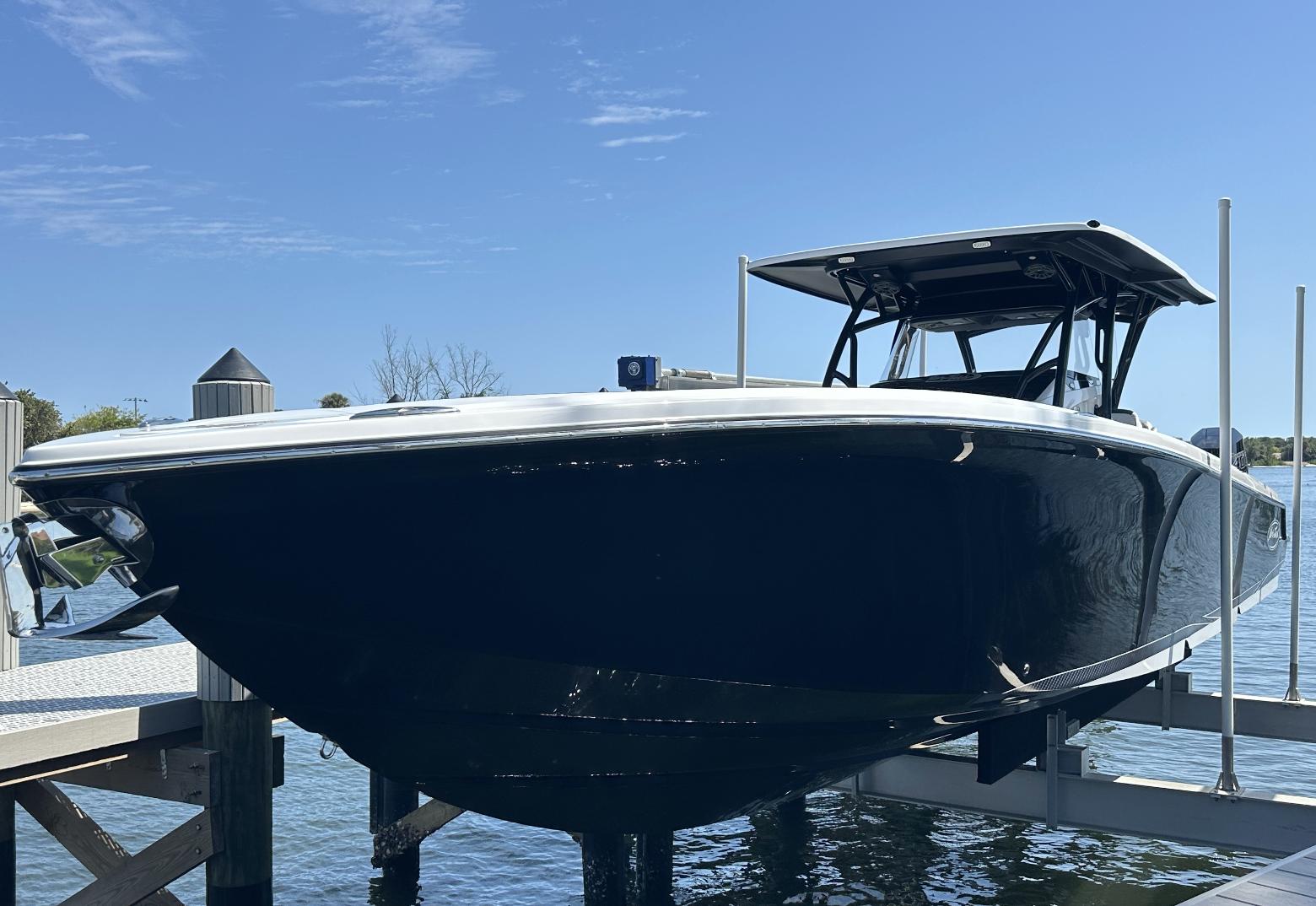 Nor-Tech-390 Sport Center Console 2023 -KY-US-2023 Nor-Tech 390 Sport Center Console boat docked on a sunny day.-9746423 | Thumbnail
