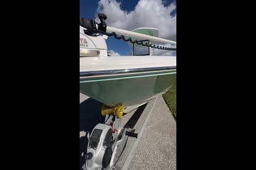 Robalo 246 Cayman video