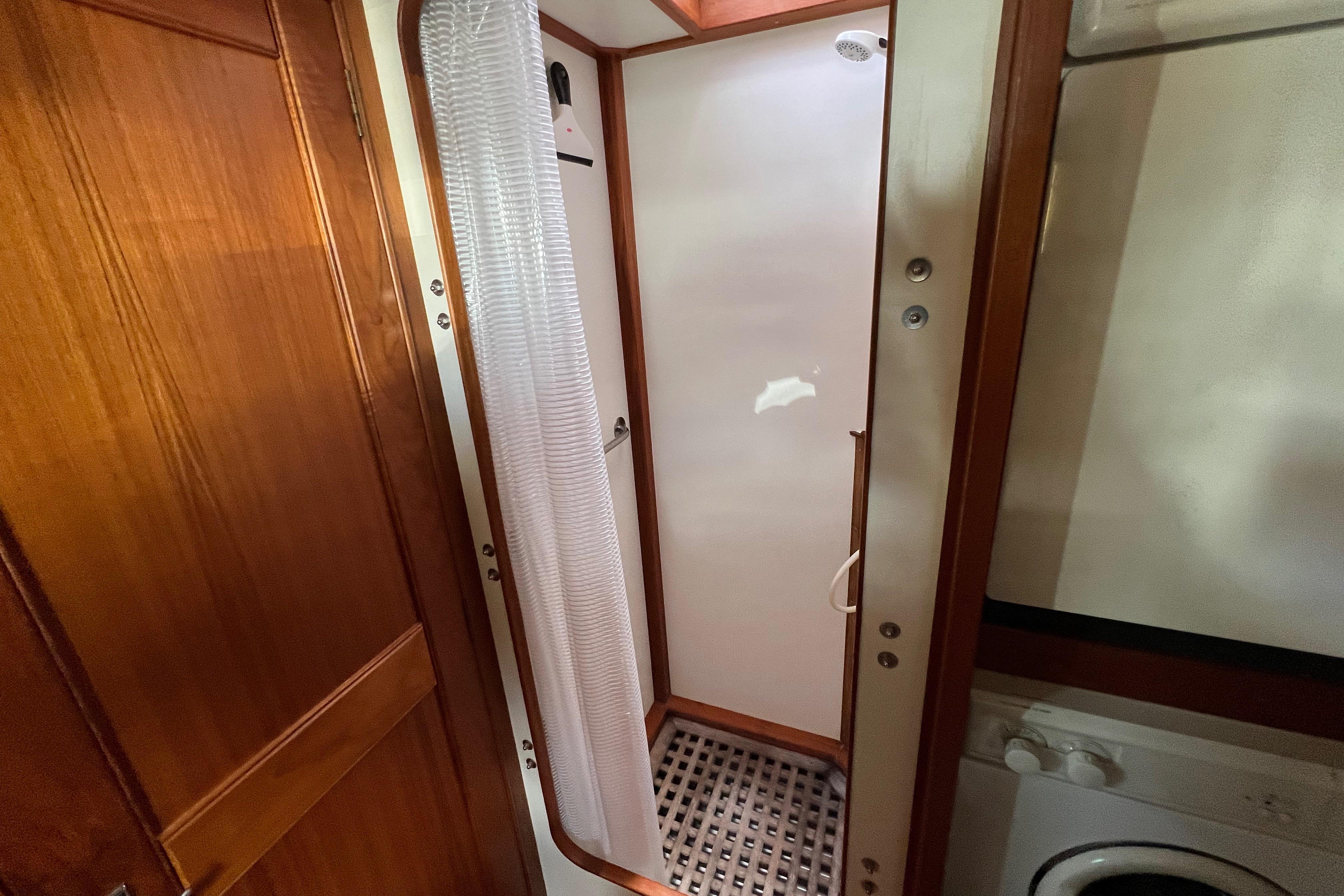 Main aft shower