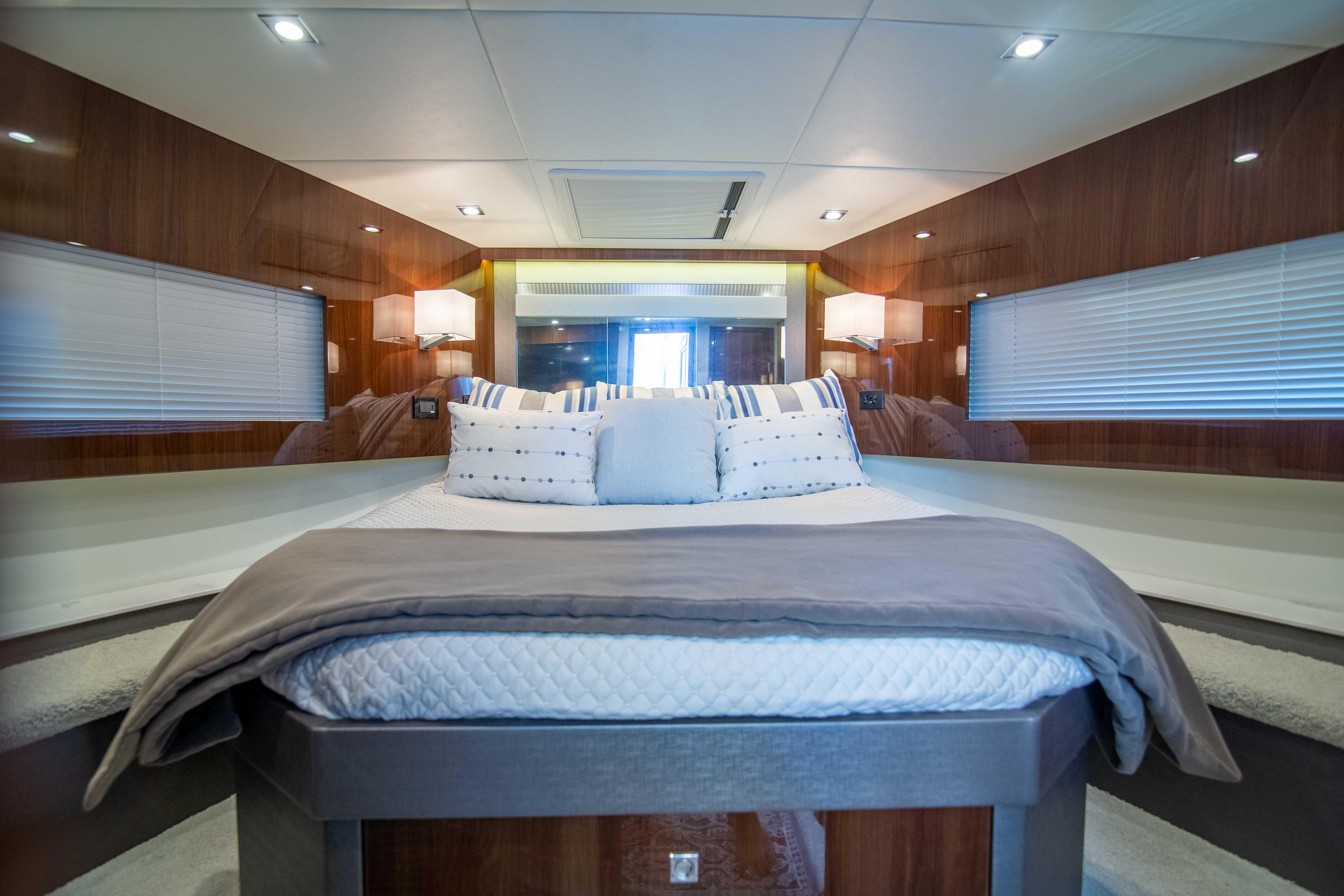 Cruisers 46 Great Scotts - interior stateroom