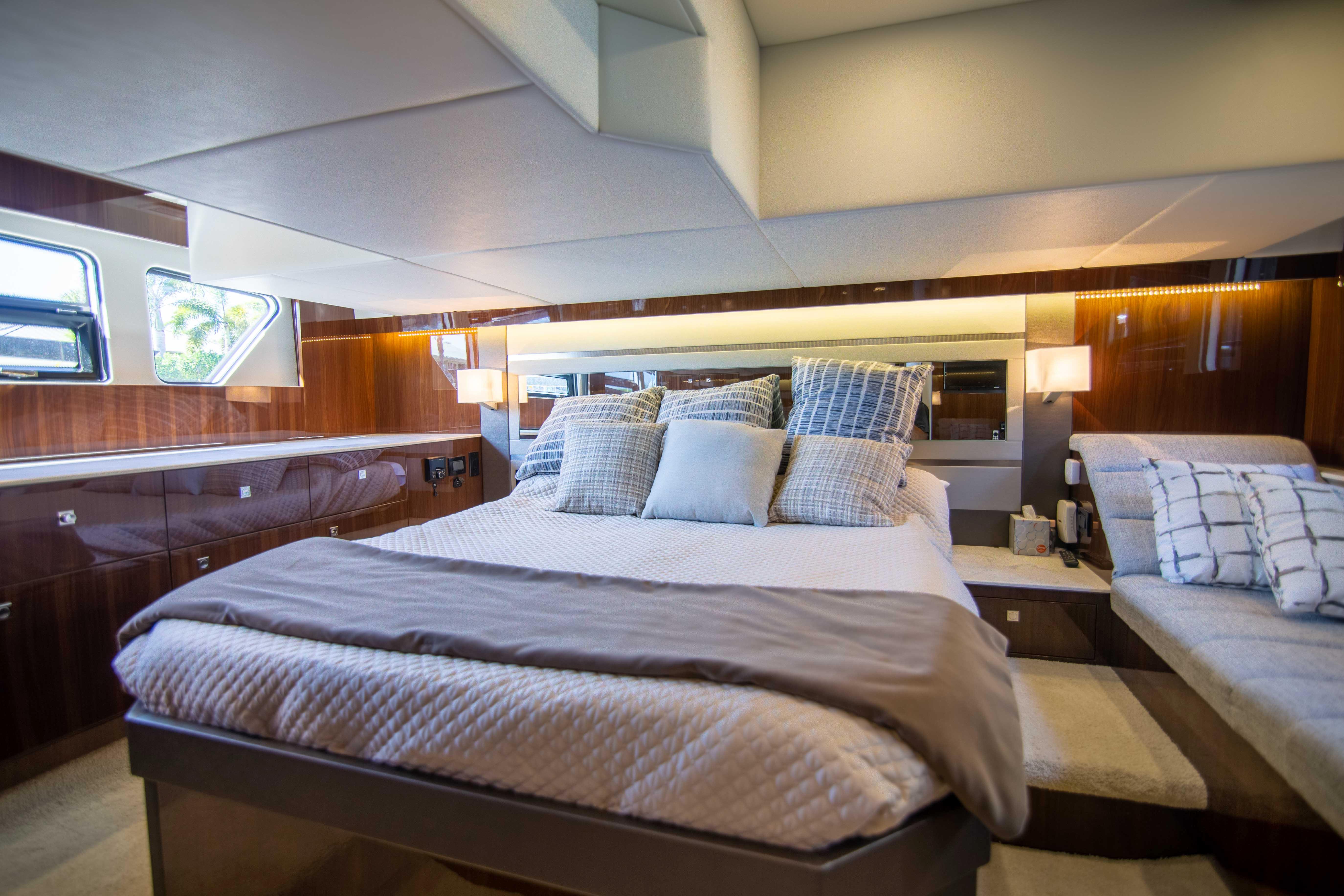 Cruisers 46 Great Scotts - interior stateroom
