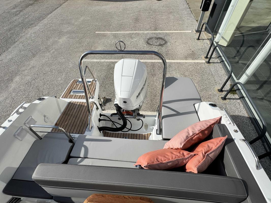 Jeanneau Cap Camarat 7.5 DC