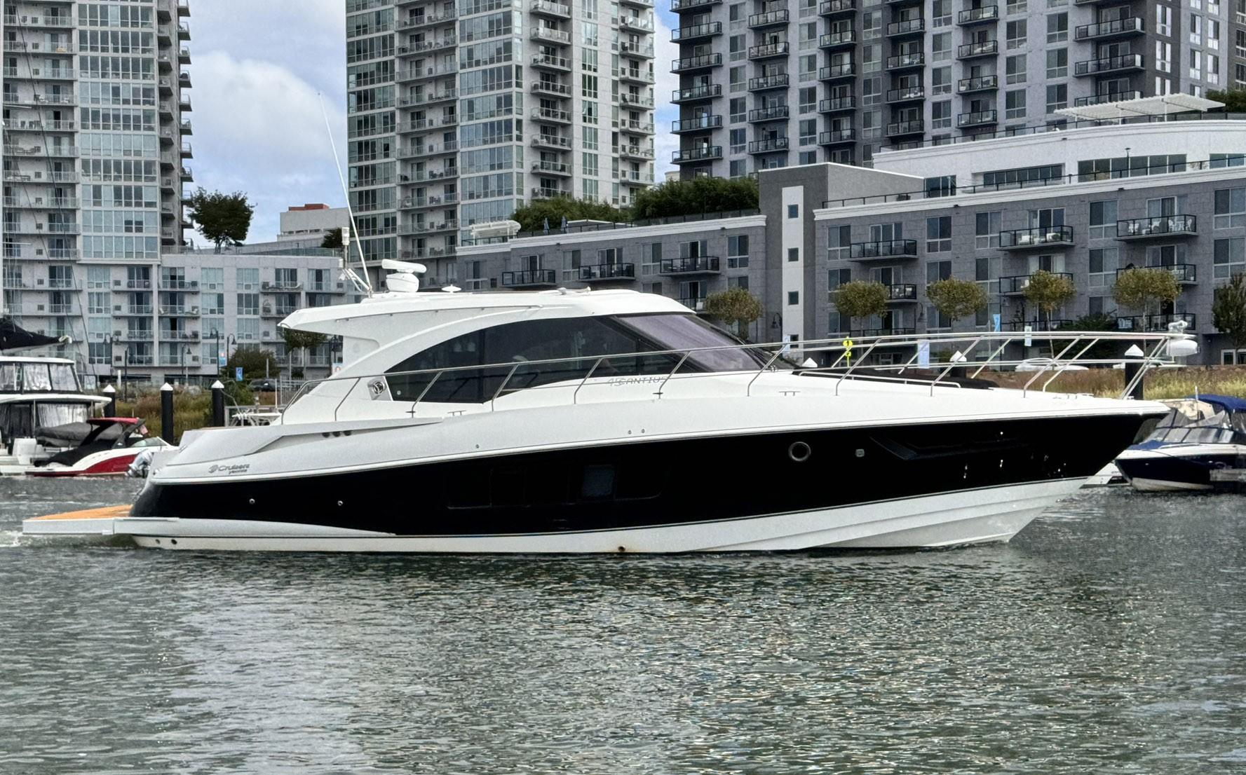 2014 CRUISERS YACHTS 45 CANTIUS