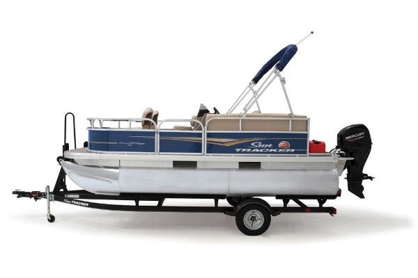 2021 Sun Tracker boat for sale, model of the boat is BASS BUGGY 16 XL SELECT & Image # 15 of 87