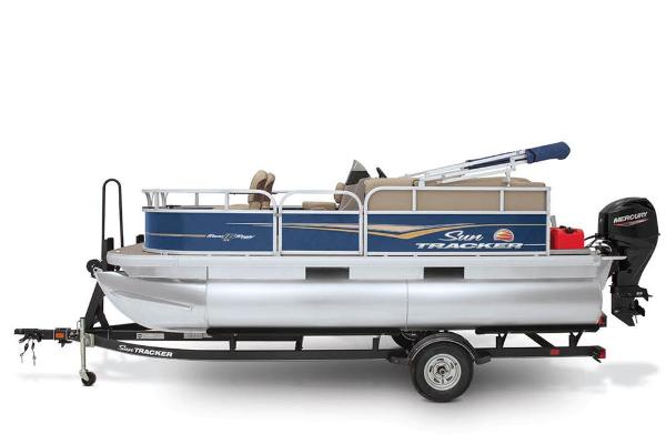2021 Sun Tracker boat for sale, model of the boat is BASS BUGGY 16 XL SELECT & Image # 23 of 87
