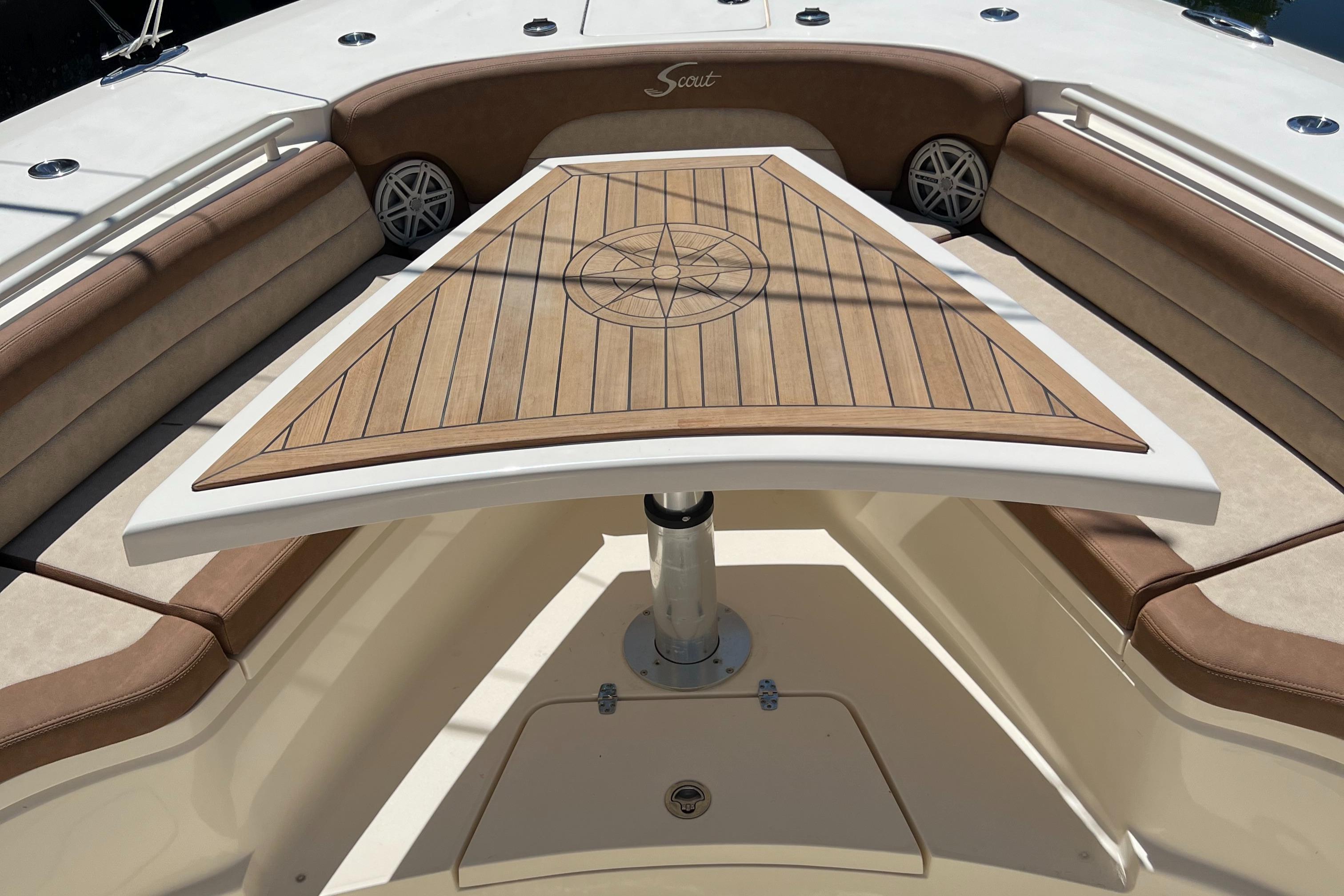 42' 2018 Scout 42 LXF -