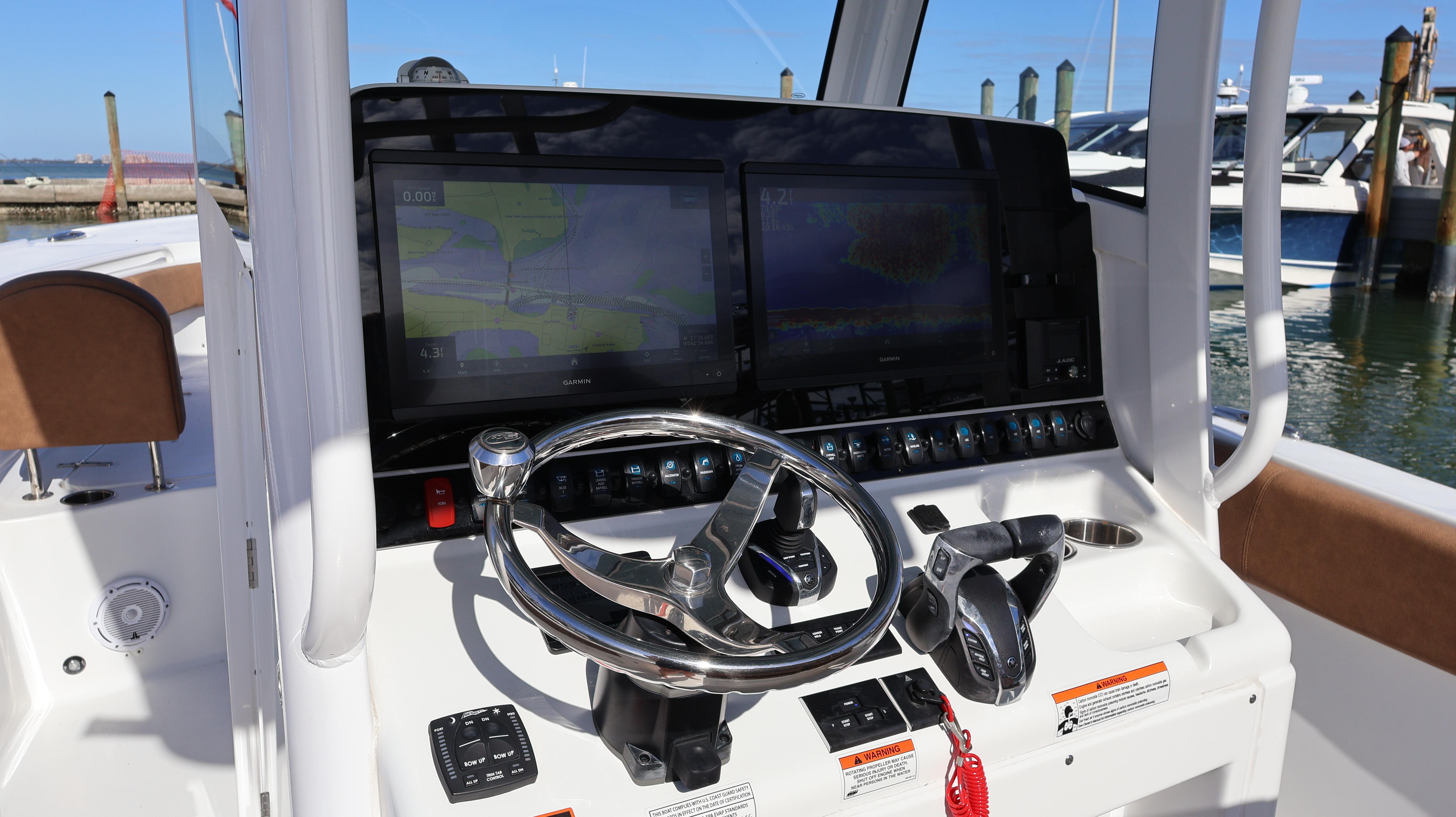 2023 Sea Hunt Ultra 305 SE