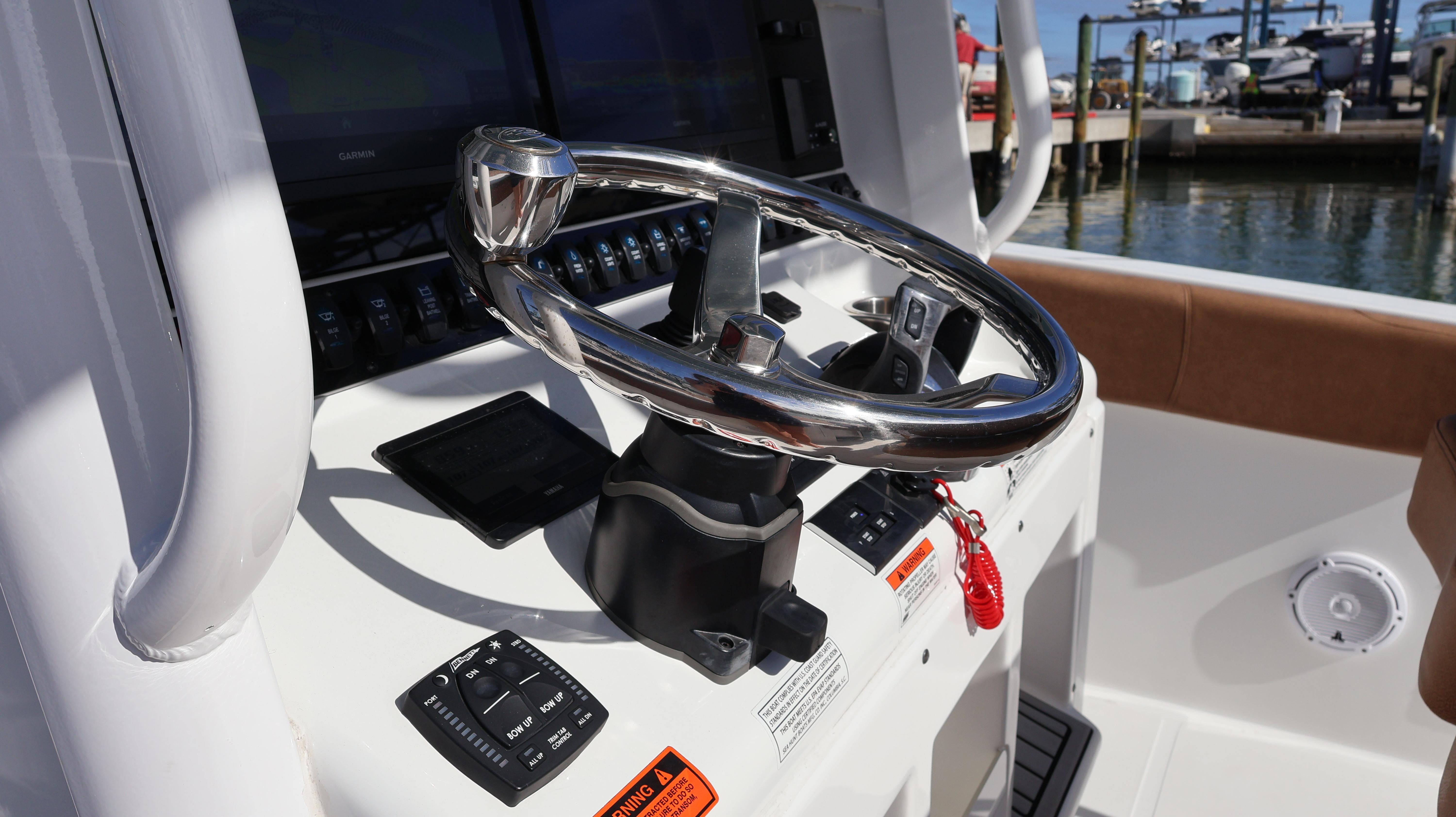 2023 Sea Hunt Ultra 305 SE