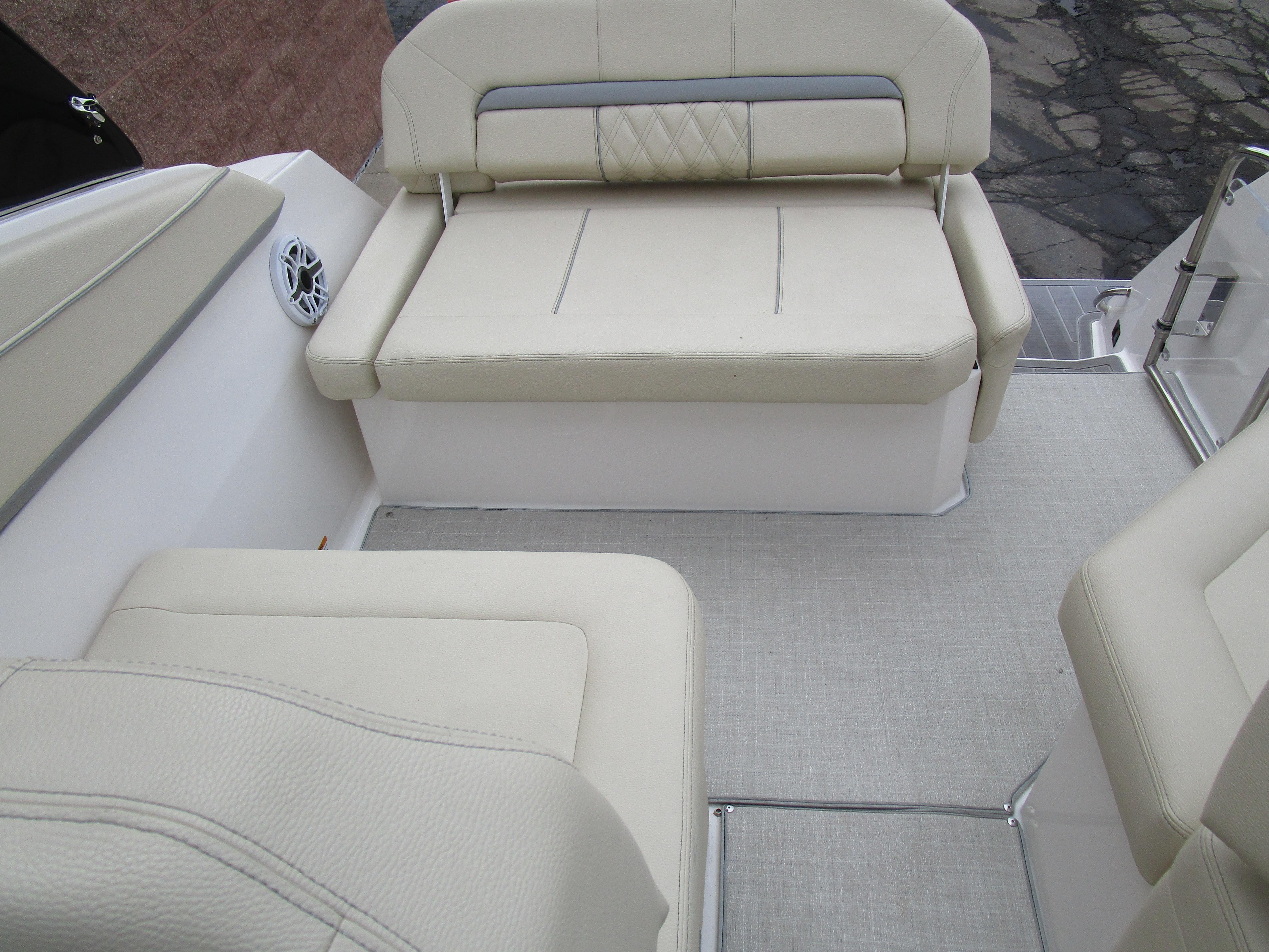 2023 Regal 26 Express Gallery