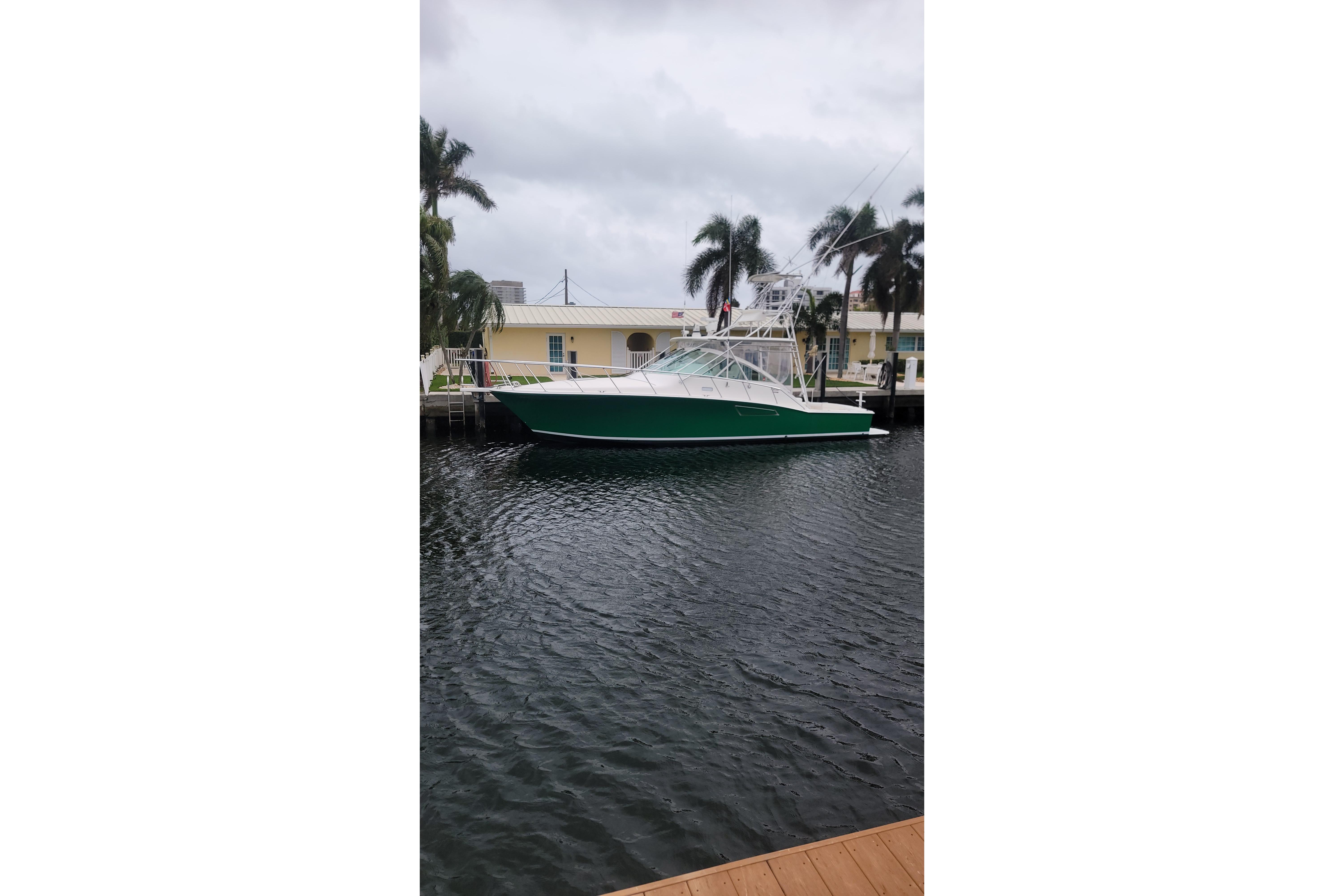 2004 Cabo 40 Express with Seakeeper