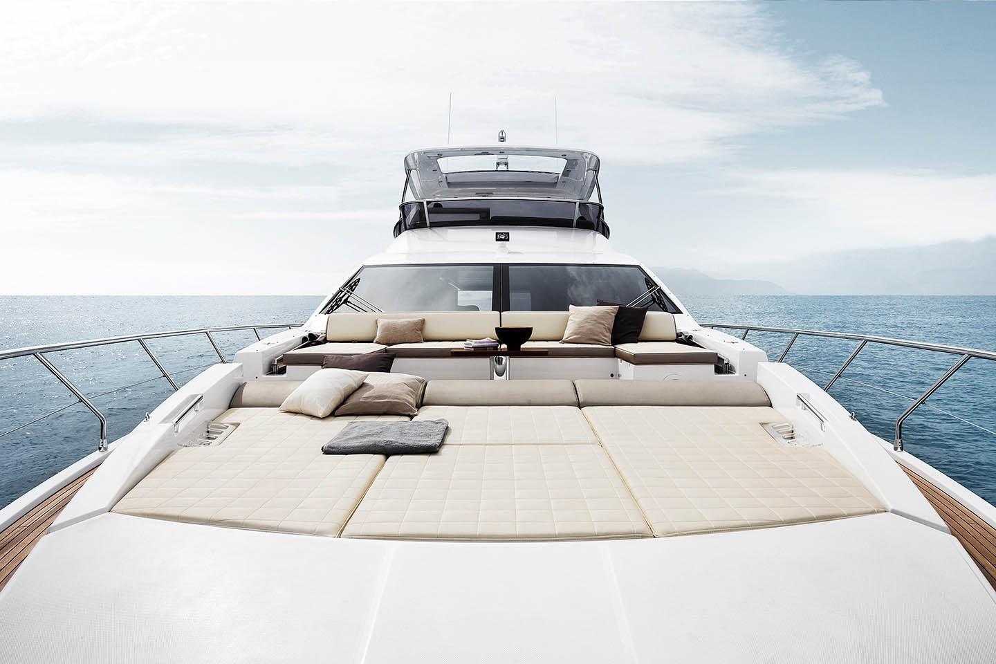 2017 Azimut 72