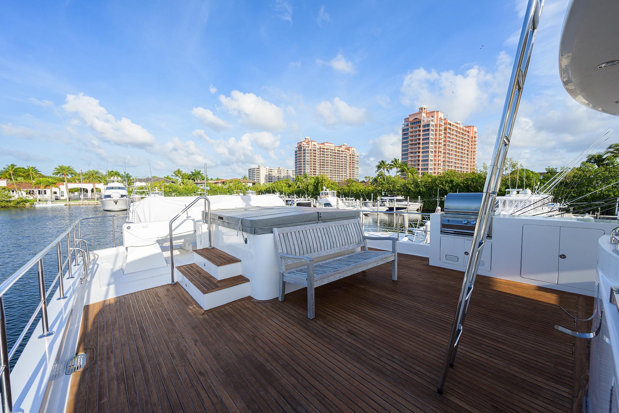 Ocean Alexander 80 BARNSTAR - Aft Bridge Deck