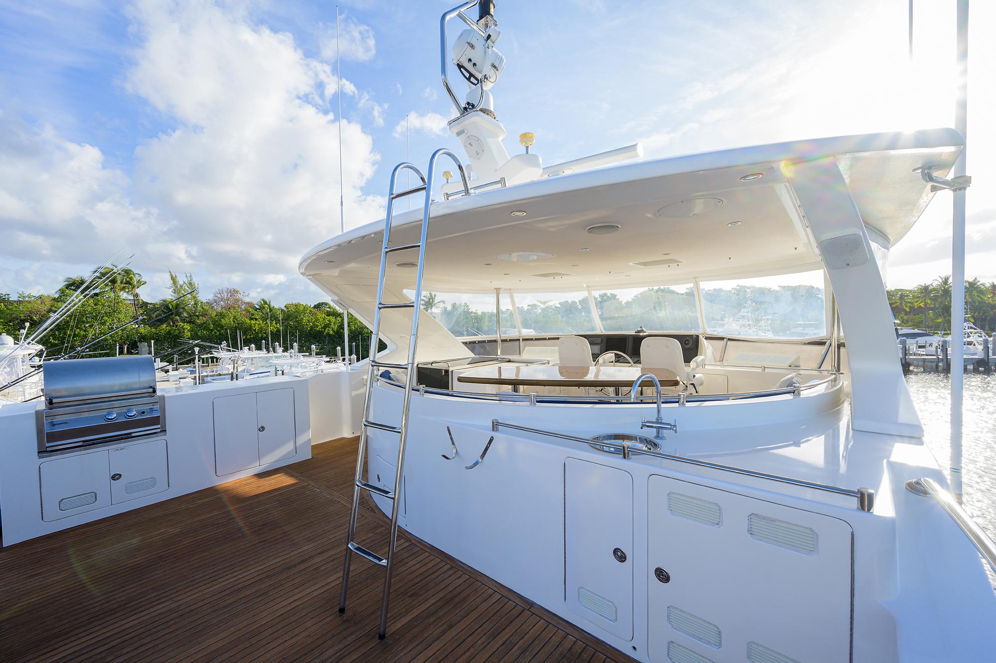 Ocean Alexander 80 BARNSTAR - Aft Bridge Deck