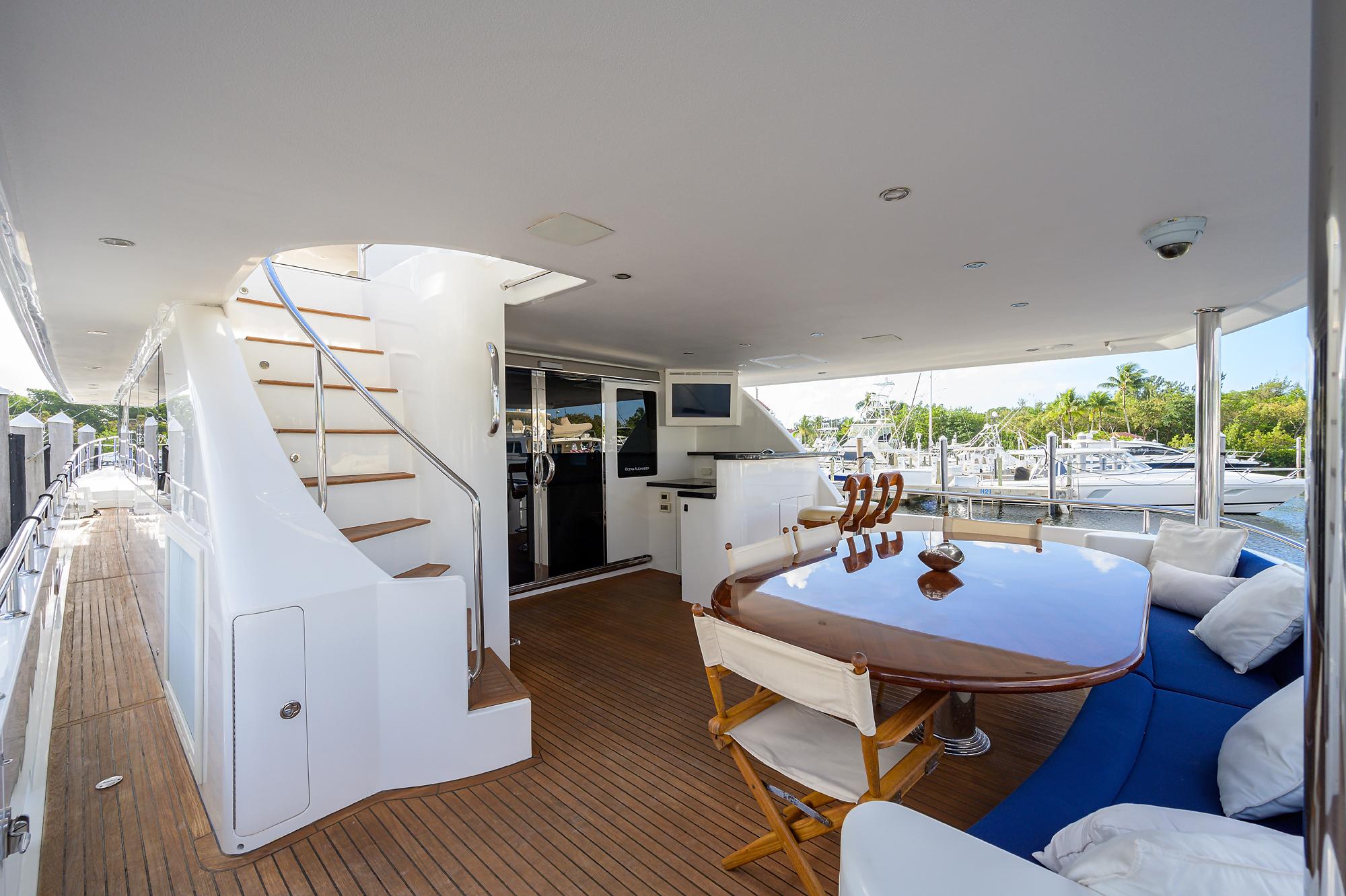 Ocean Alexander 80 BARNSTAR - Aft Deck & Staircase