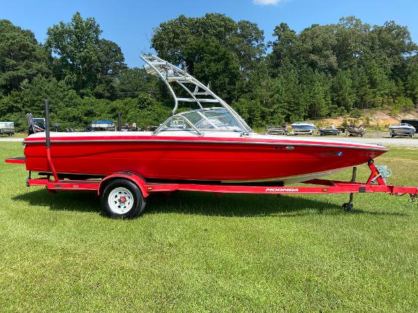 2005 Moomba boat for sale, model of the boat is Mobius LS & Image # 5 of 18