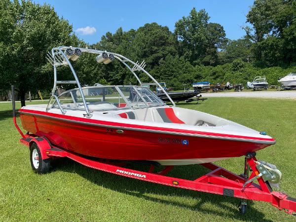 2005 Moomba boat for sale, model of the boat is Mobius LS & Image # 4 of 18