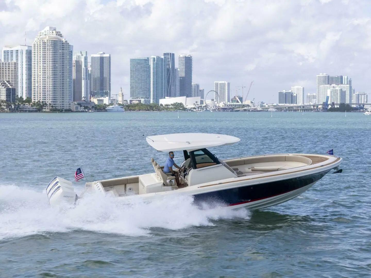  Yacht Photos Pics 2022-Chris-Craft-34-Catalina