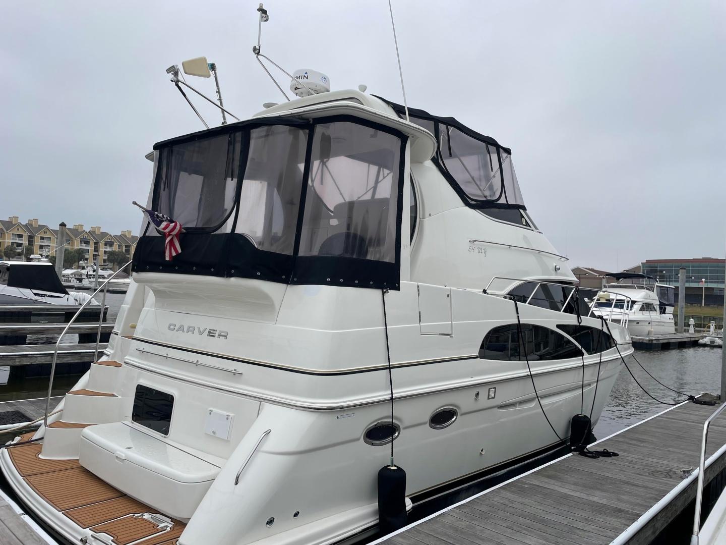 carver 396 motor yacht