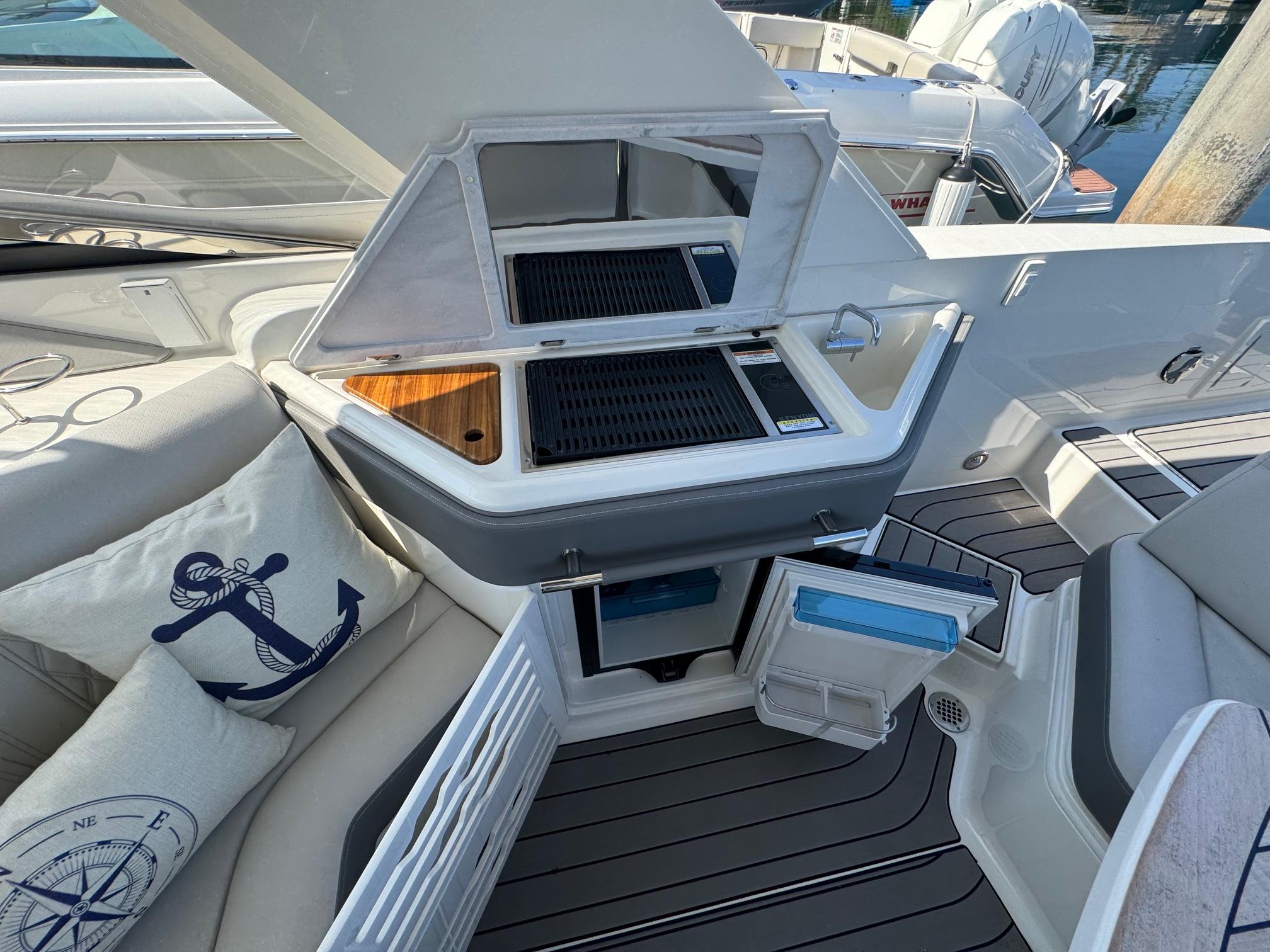 2023 Sea Ray SLX 310 Outboard #TBBB201B inventory image at Sun Country Marine Group, Newport Beach 2023 Sea Ray SLX 310 Outboard #TBBB201B inventory image at Sun Country Marine Group, Newport Beach