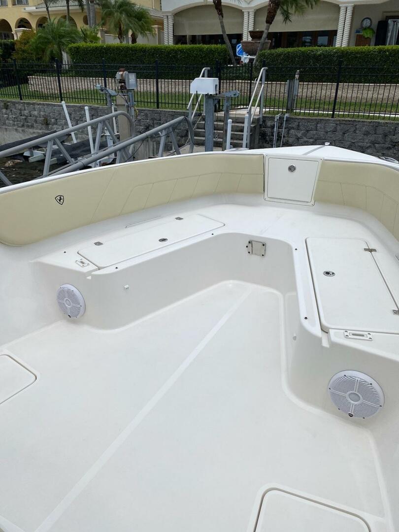 2020-century-3200-center-console-power-9806479-20250522182442113-1_XLARGE