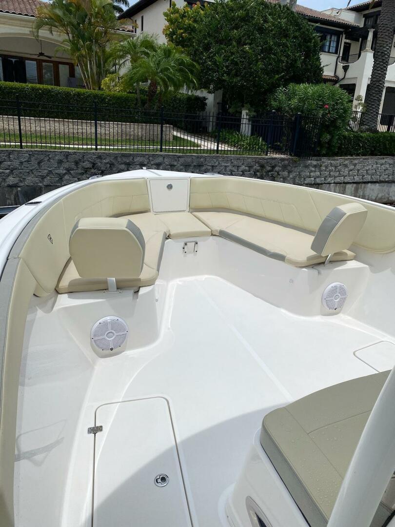 2020-century-3200-center-console-power-9806479-20250522182452163-1_XLARGE