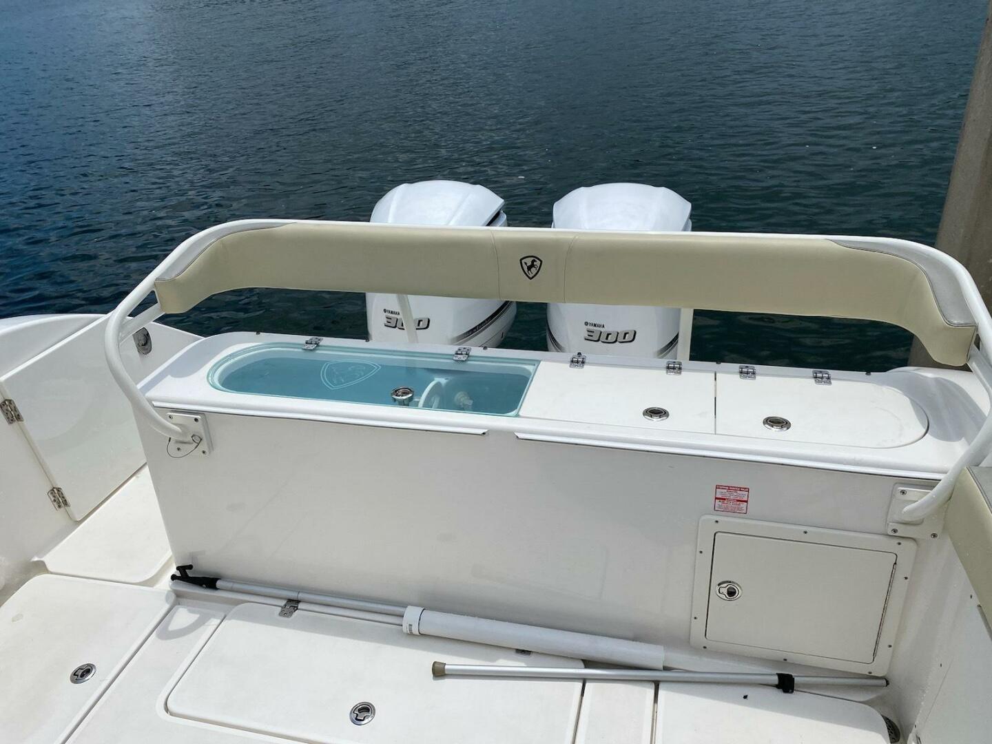 2020-century-3200-center-console-power-9806479-20250522182456261-1_XLARGE