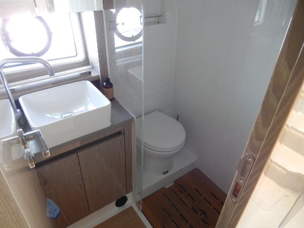 Sealine C390