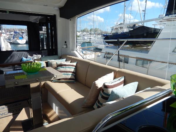 Sealine C390