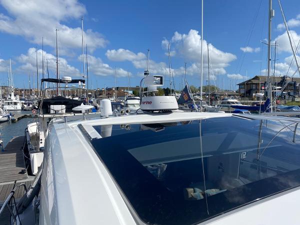 Sealine C390