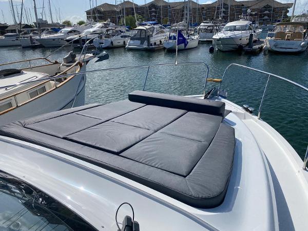 Sealine C390