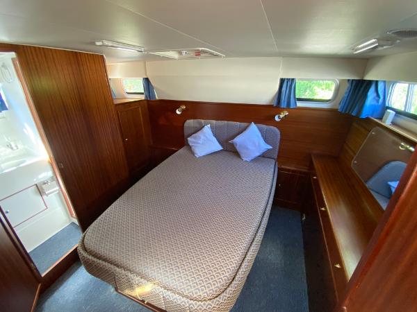 1998 Broom Ocean 34
