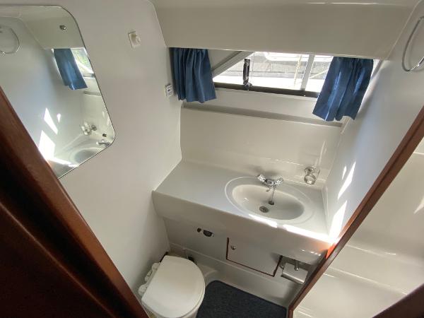 1998 Broom Ocean 34